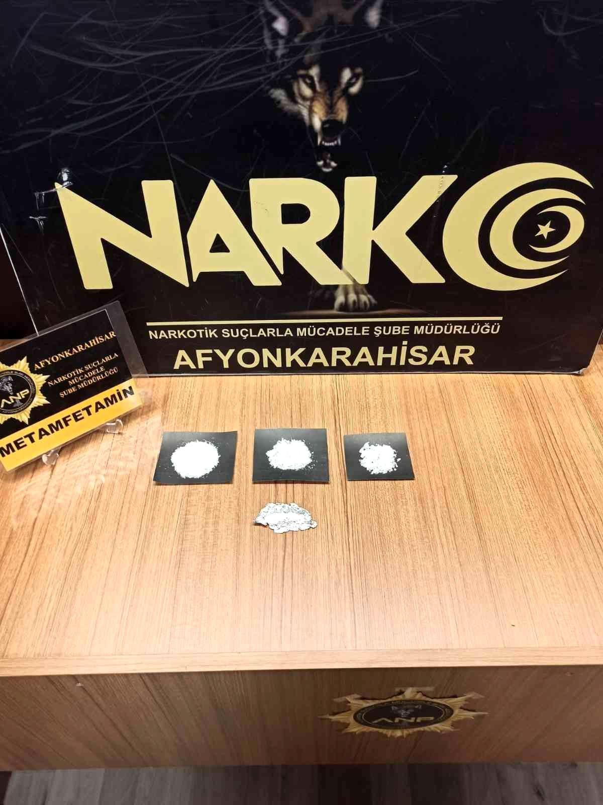 Son dakika haberleri | Uyuşturucu operasyonunda yakalanan 3 kişiden biri tutuklandı