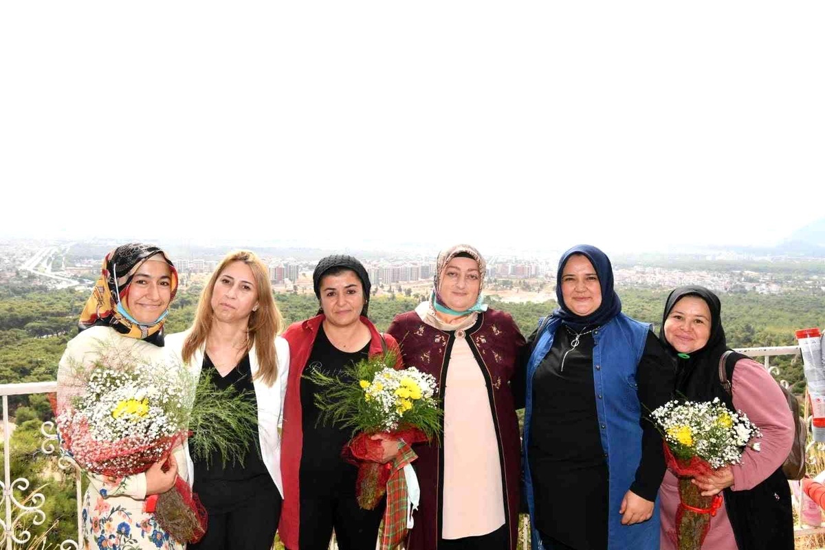 Vali Yazıcı, kadın çiftçilerle bir araya geldi