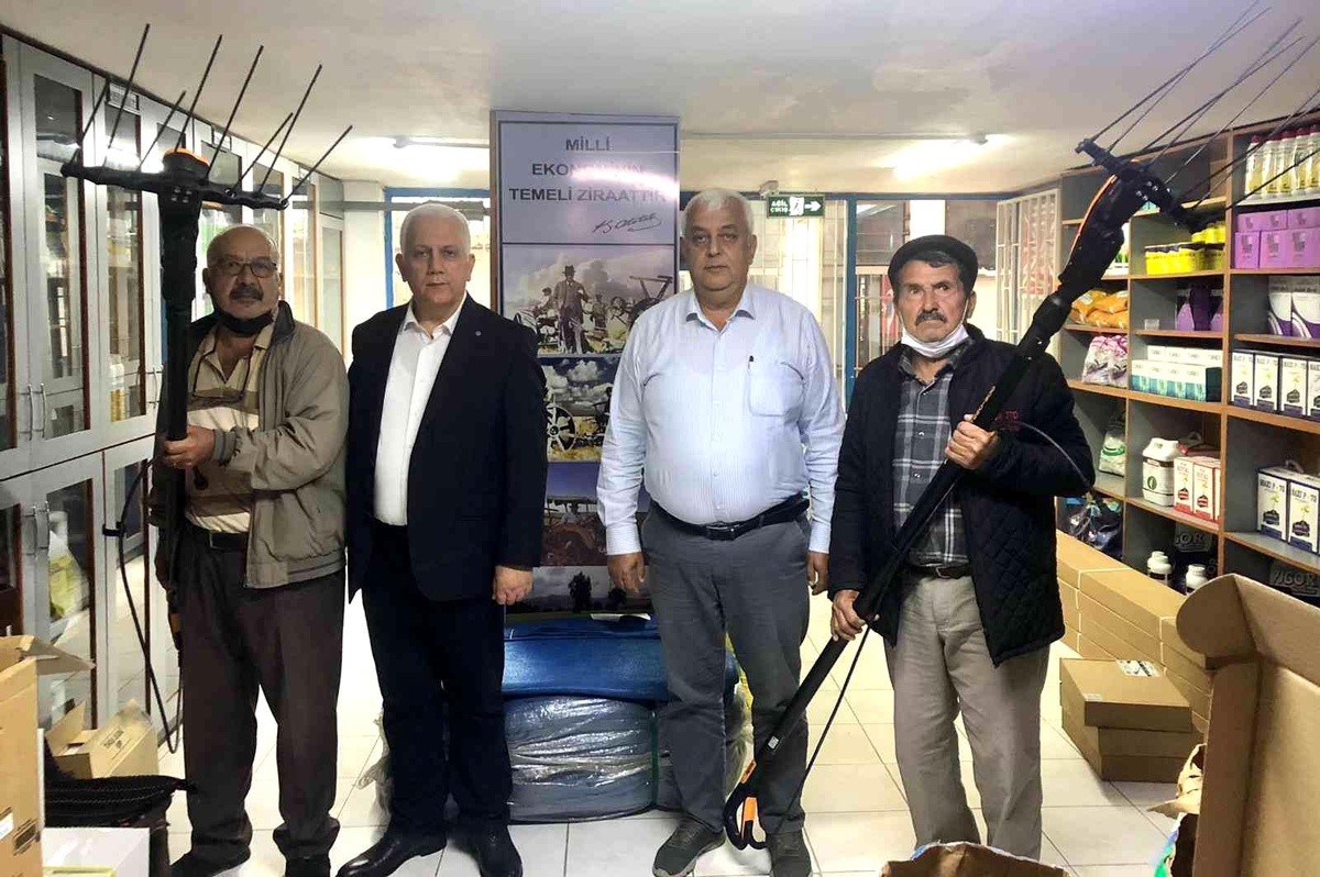 Zeytin çiftçisine hasat makinesi desteği