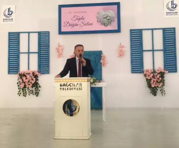 Bağcılar'da 13 çift Toplu Düğün Şöleni ile dünya evine girdi