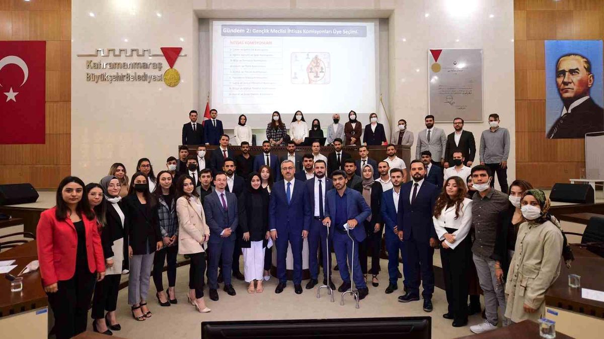 Başkan Güngör; "Türkiye\'ye örnek bir gençlik meclisi oluşturduk"