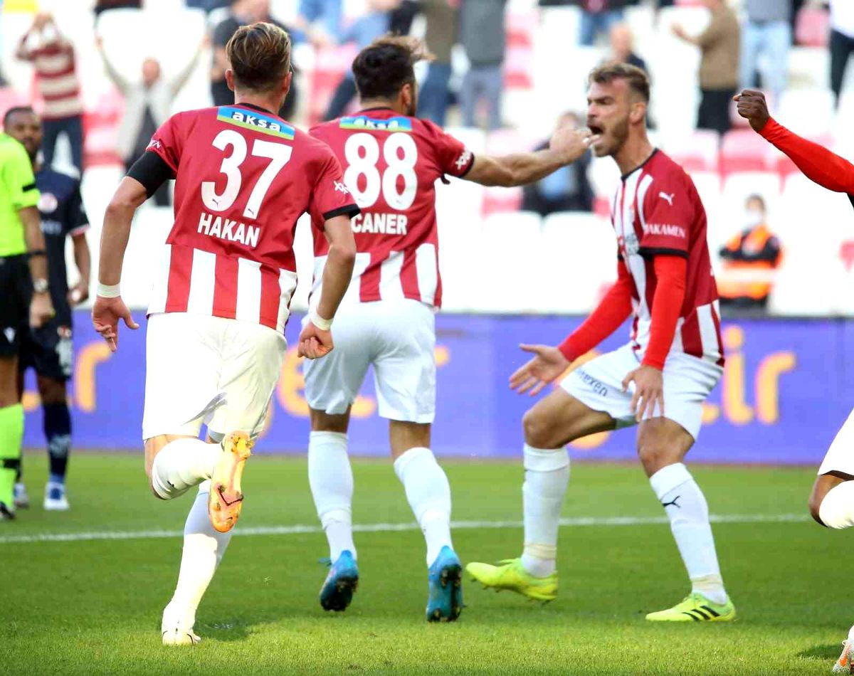 Caner Osmanpaşa ligdeki ilk golünü attı
