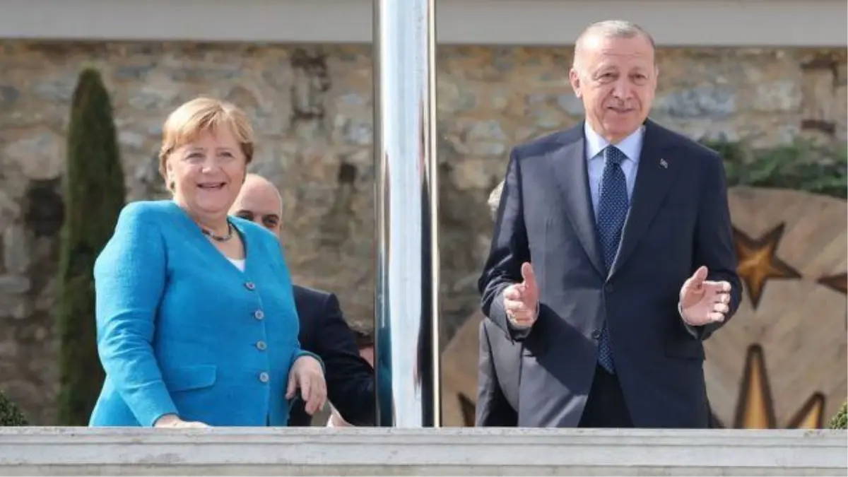 Cumhurbaşkanı Erdoğan\'dan Merkel\'e övgü dolu sözler! Konuşmasını Almanca bitirdi