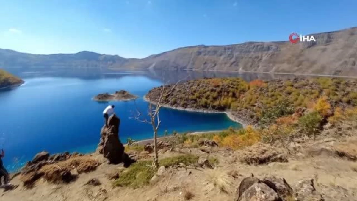 Dünyanın ikinci büyük kraterinde sonbahar güzelliği