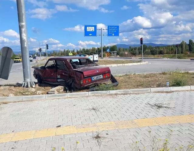 Son dakika haberleri... Gediz'de trafik kazası: 2 yaralı