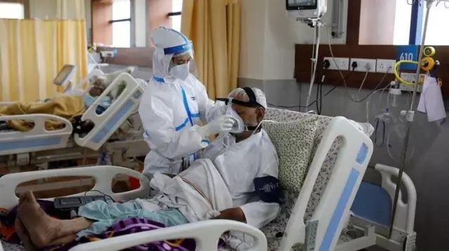 Benzeri görülmemiş vaka! Bir hastada, en ölümcül iki korona mutasyonu aynı anda görüldü Benzeri görülmemiş vaka! Bir hastada, en ölümcül iki korona mutasyonu aynı anda görüldü