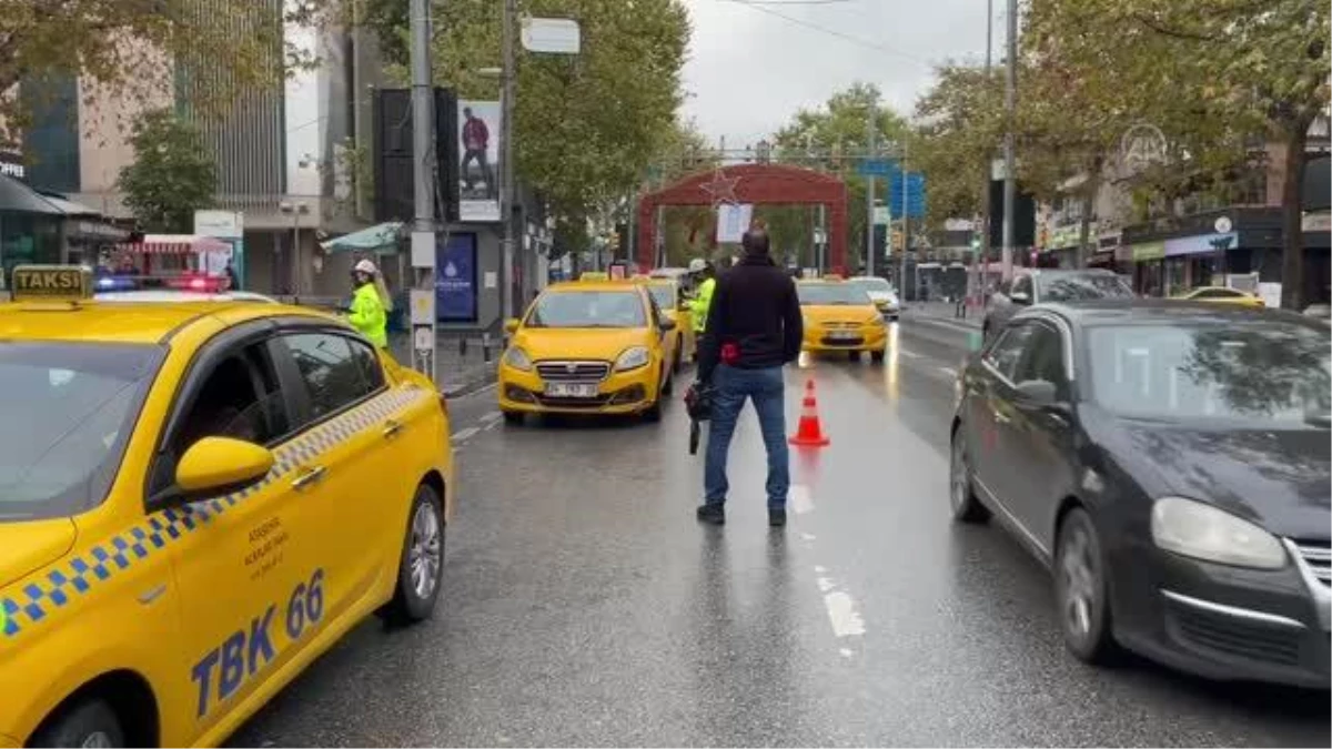 İstanbul\'da taksi denetimleri sürüyor