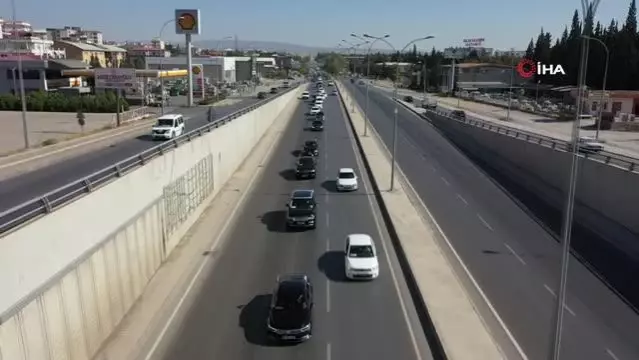 kahramanmaras ta dernek acilisina 300 araclik konvoy