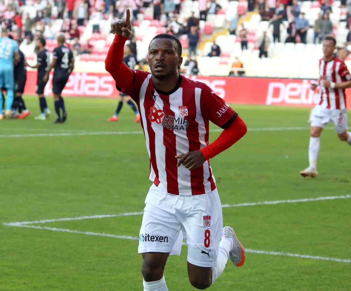Olarenwaju Kayode, gol sayısını 2\'ye yükseltti