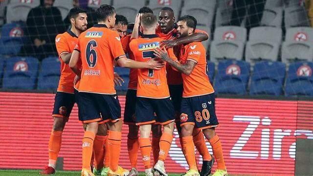 İlk maçına çıkan Emre Belözoğlu'nun gol sevinci dikkat çekti İlk maçına çıkan Emre Belözoğlu'nun gol sevinci dikkat çekti