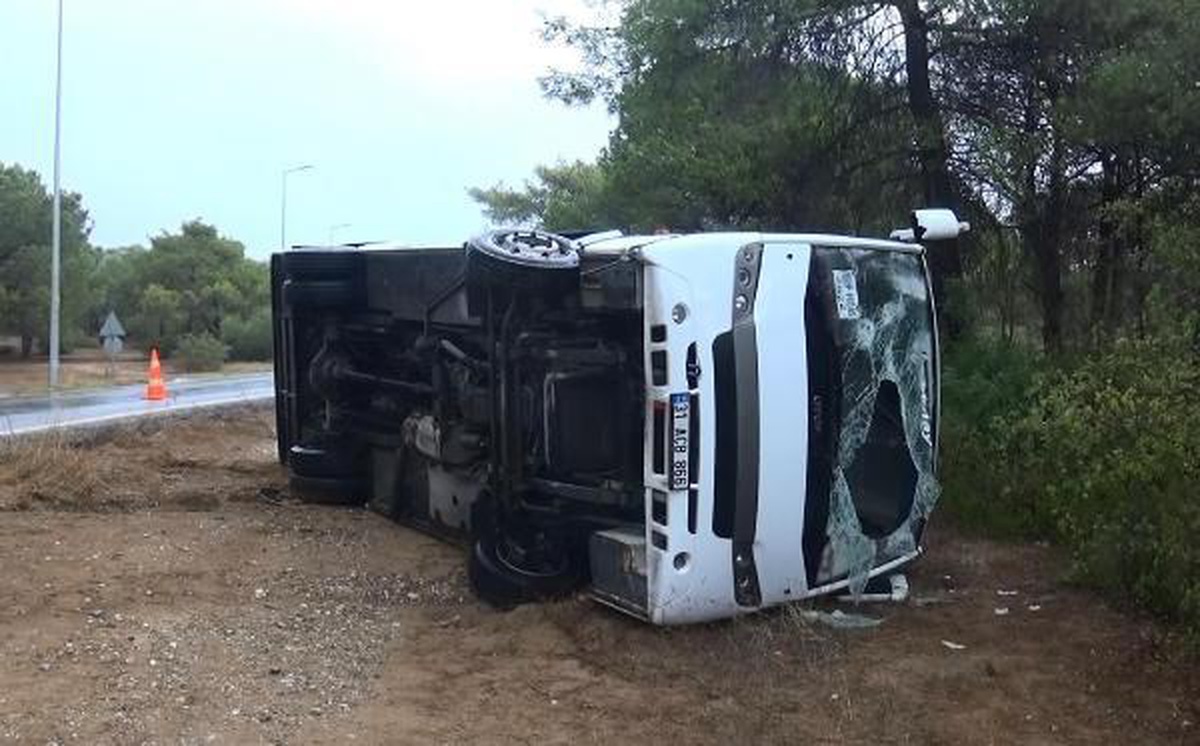 Tour bus overturned in Manavgat, 8 injured