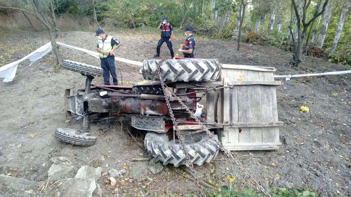 Traktörün altında kalan sürücü hayatını kaybetti