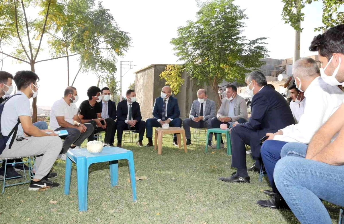 Vali Demirtaş, ilçede gençlerle bir araya geldi