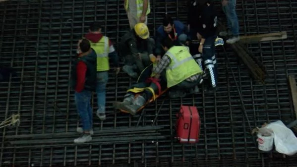 Arnavutköy'de metro inşaatında işçileri taşıyan sepetin halatı koptu: 3 yaralı