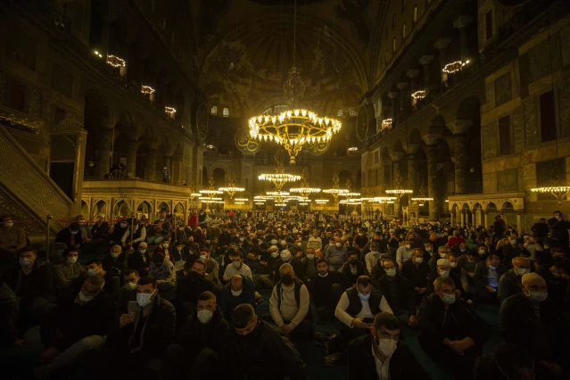 Vatandaşlar camilere akın etti! Tüm Türkiye'de Mevlit Kandili idrak edildi