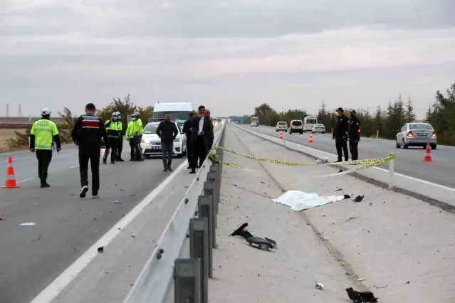 Hız motoruyla otomobile arkadan çarpan öğretmen, feci şekilde can verdi