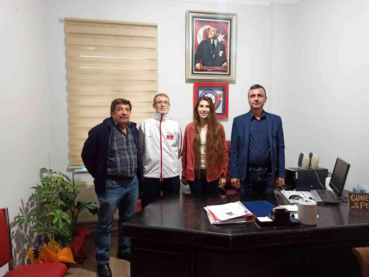 Kulübün eski sporcusu takımın yeni hocası oldu