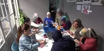 Mikro mozaikler takı ve çantalarda hayat buluyor