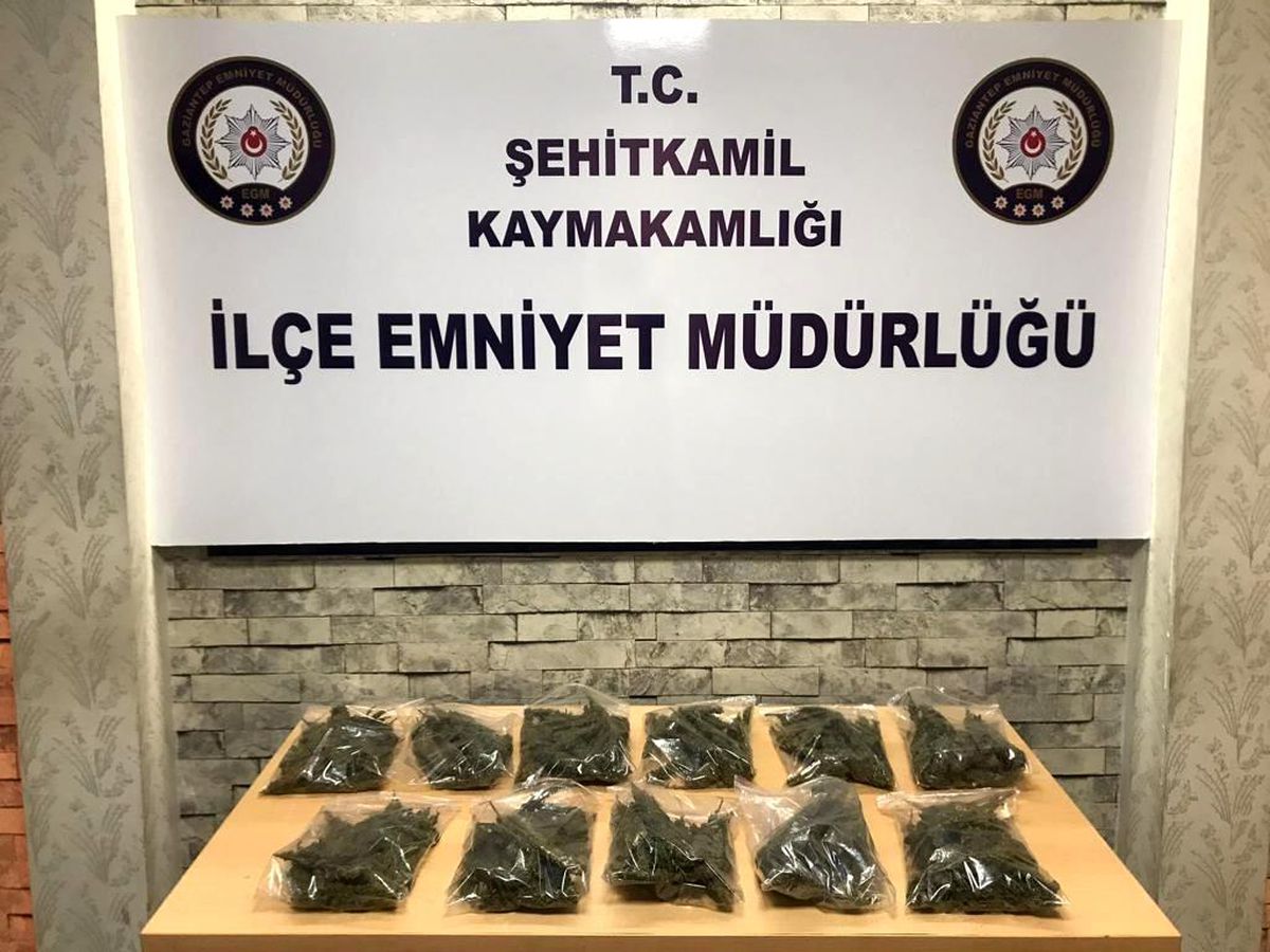Son dakika... Polis uyuşturucu satıcılarına göz açtırmıyor: 1 kişi tutuklandı