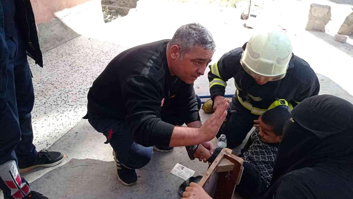 Son dakika! Siirt\'te rögara düşen çocuk kurtarıldı