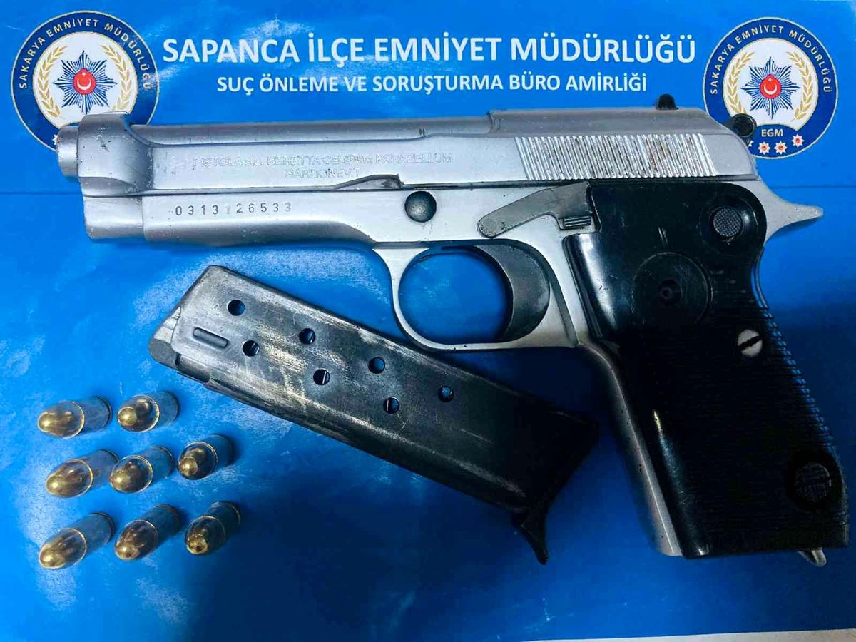 Şok uygulamada ruhsatsız tabanca ele geçirildi