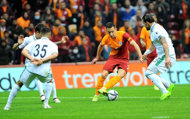 Süper Lig: Galatasaray: 1 İH Konyaspor: 0 (İlk yarı)