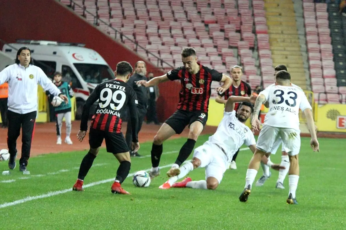 TFF 2. Lig: Eskişehirspor: 0 Bucaspor 1928: 4