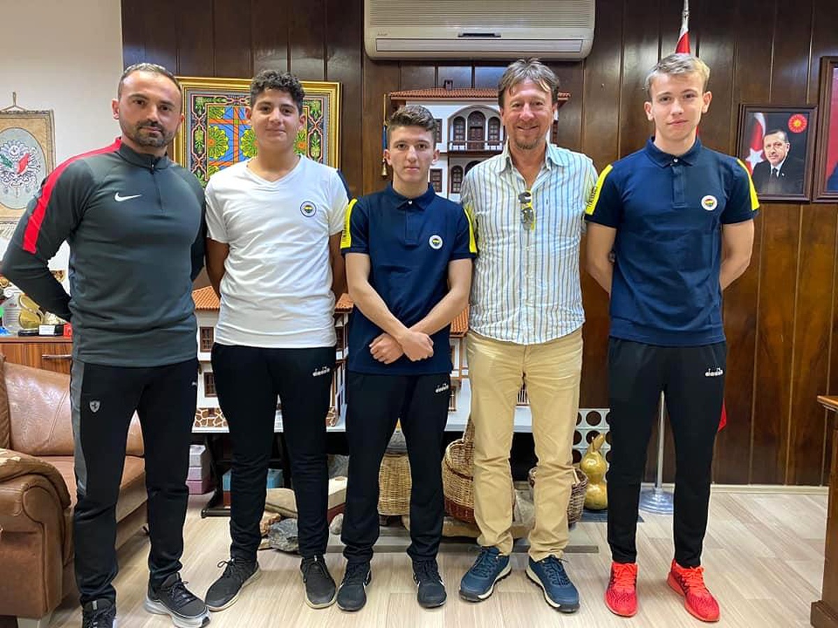 3 atletizm sporcusu Fenerbahçe\'ye transfer oldu