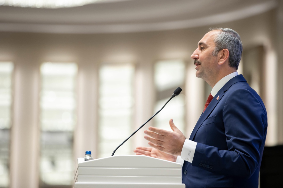 Adalet Bakanı Gül, Kayseri\'de Adalet Bölge Değerlendirme Toplantısı\'nda konuştu: (2)