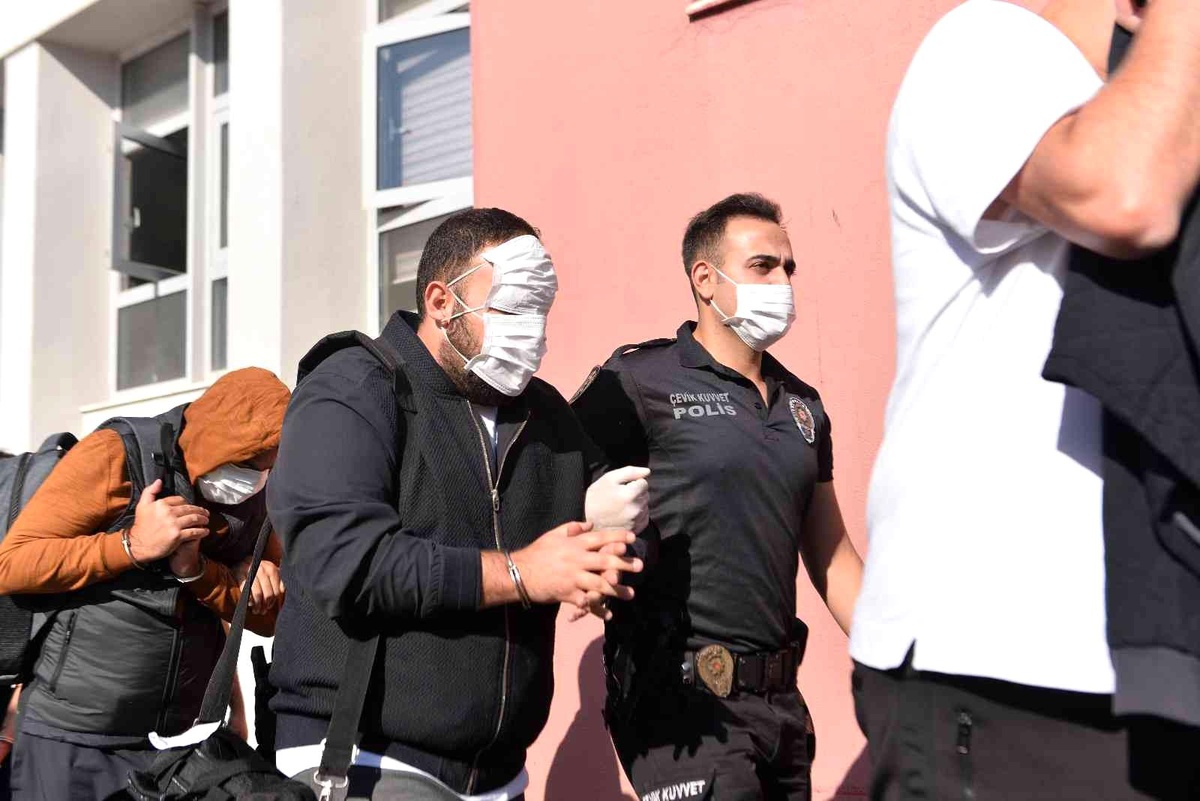 Son dakika... Adana merkezli yasa dışı bahis operasyonu: 46 gözaltı