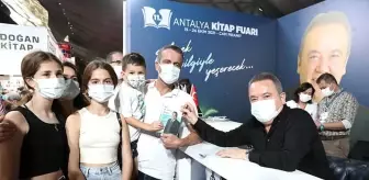 ANTALYA KİTAP FUARI'A YOĞUN İLGİ