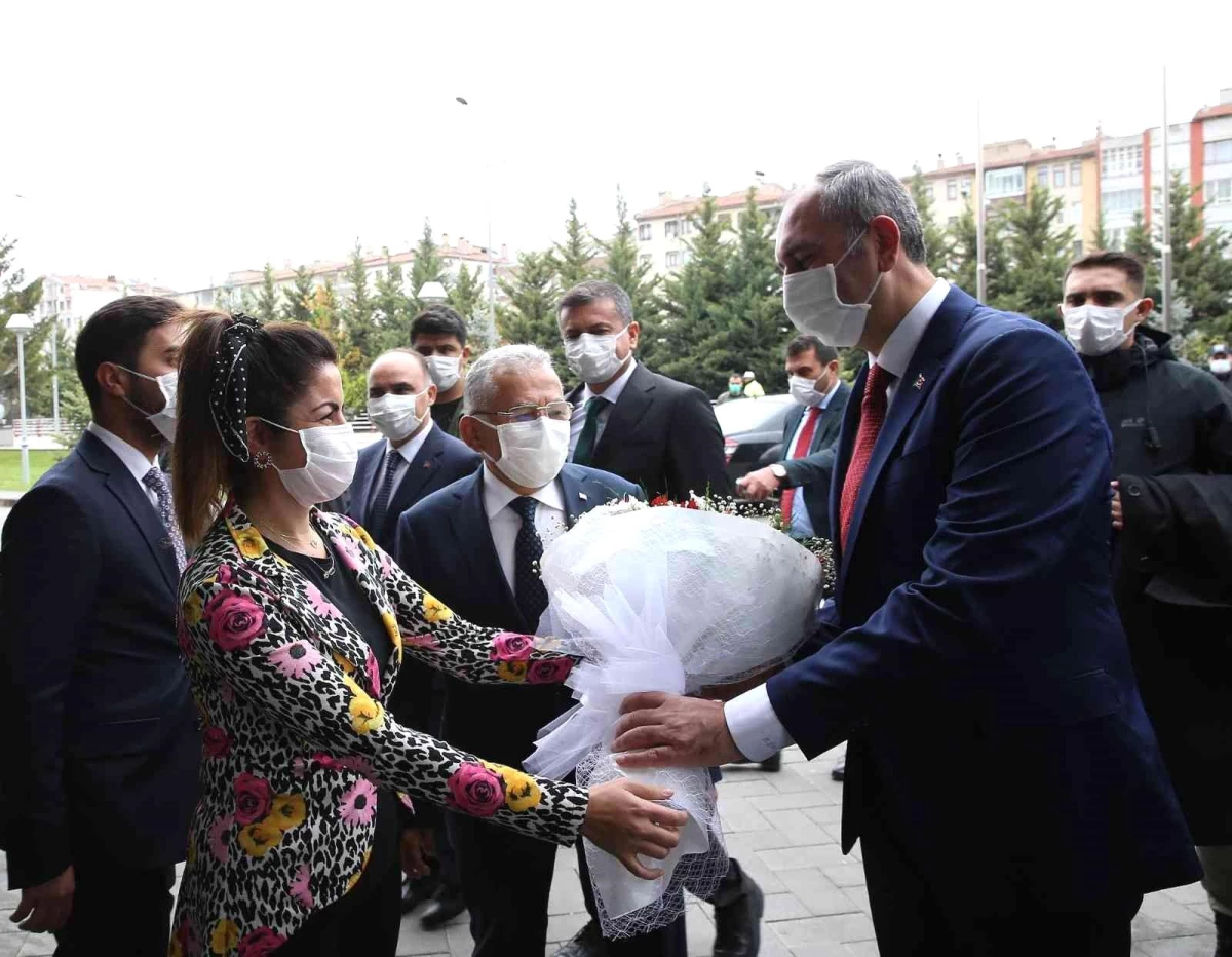 Adalet Bakanı Gül, Büyükşehir\'i Ziyaret Etti, Büyükkılıç\'tan Övgüyle Bahsetti