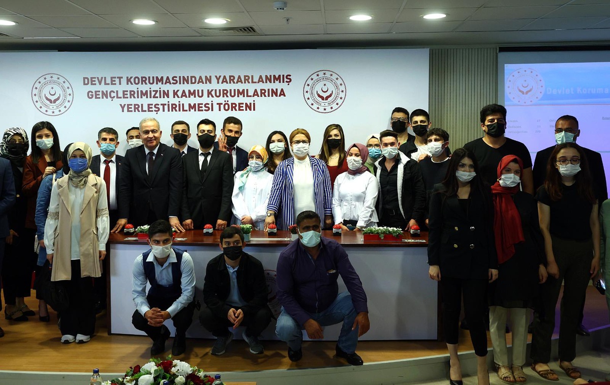 Bakanlığımıza Bağlı Kuruluşlarda Yetişen 1050 Genç Kamuda İstihdam Edilecek