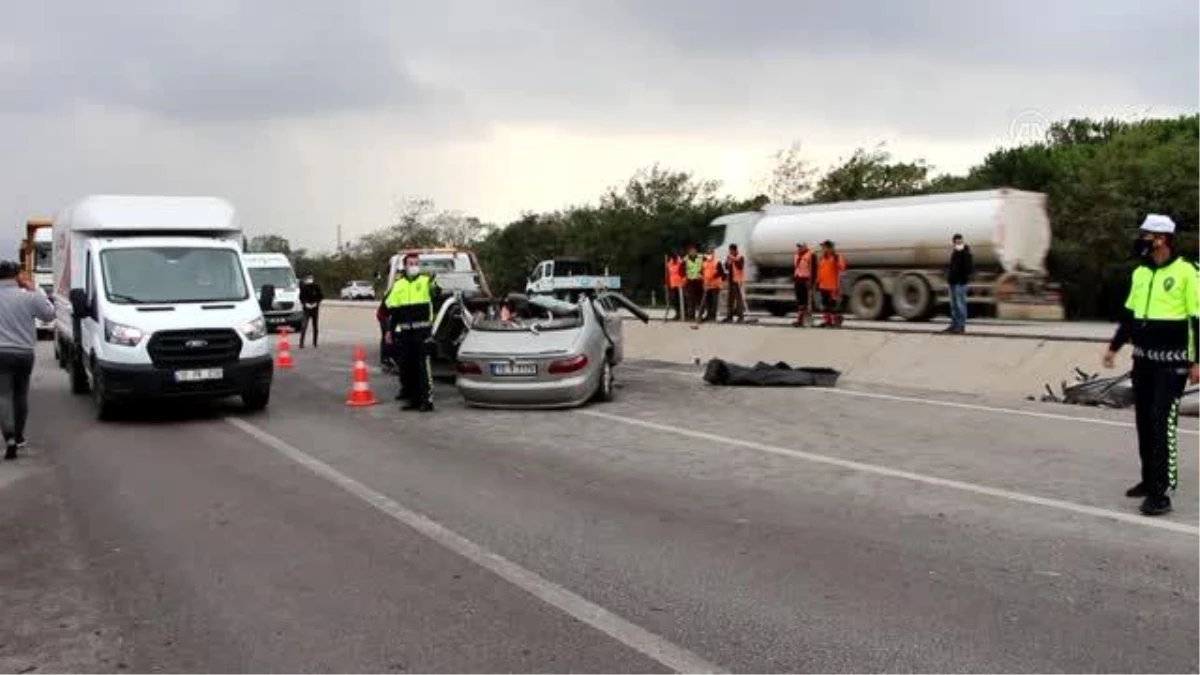 Son dakika haberi: BALIKESİR - Balıkesir-Çanakkale kara yolunda çarpışan iki aracın sürücüleri öldü