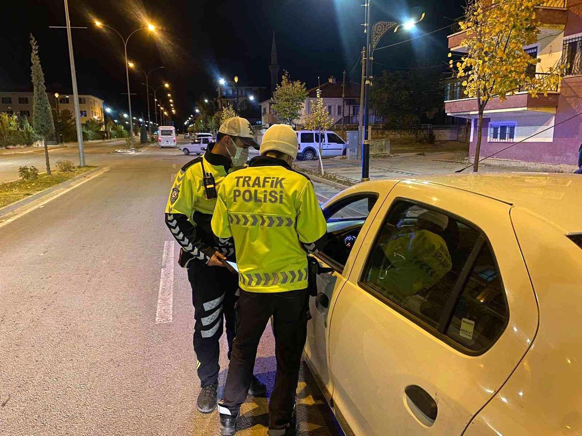 Son dakika: Bolvadin polisinden huzur denetimi