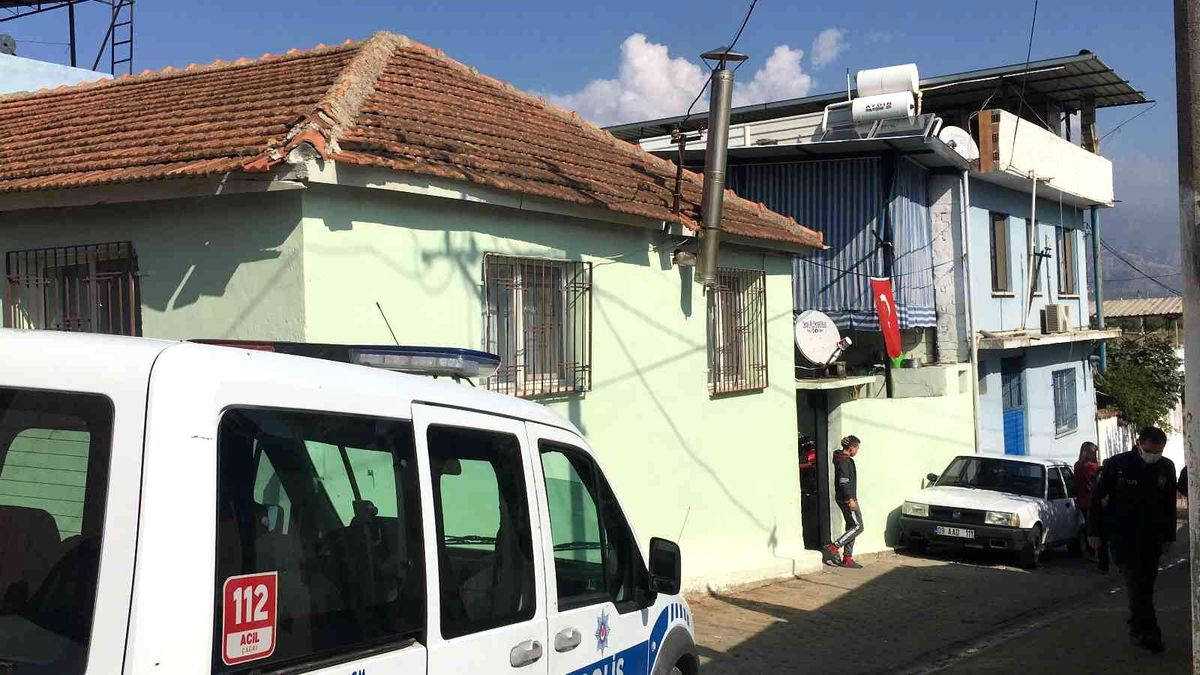 Çatıdan düşen şahıs hayatını kaybetti