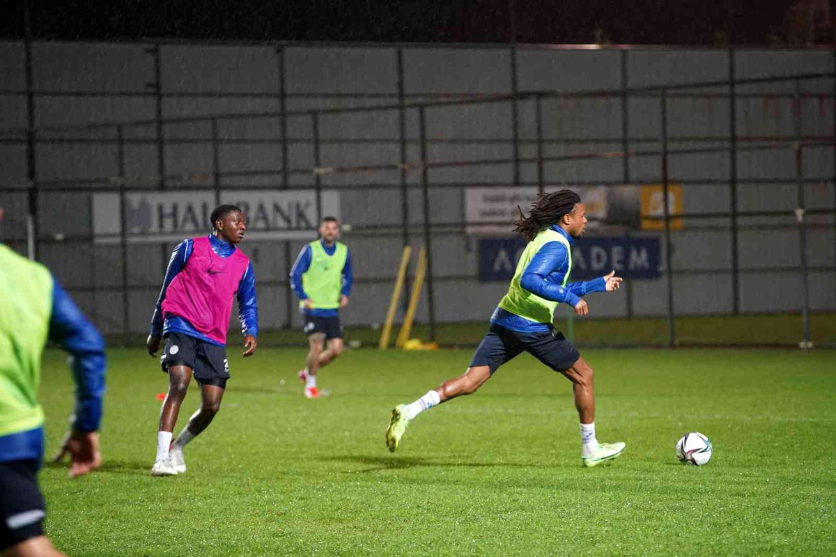 Çaykur Rizespor, Kasımpaşa hazırlıklarına başladı