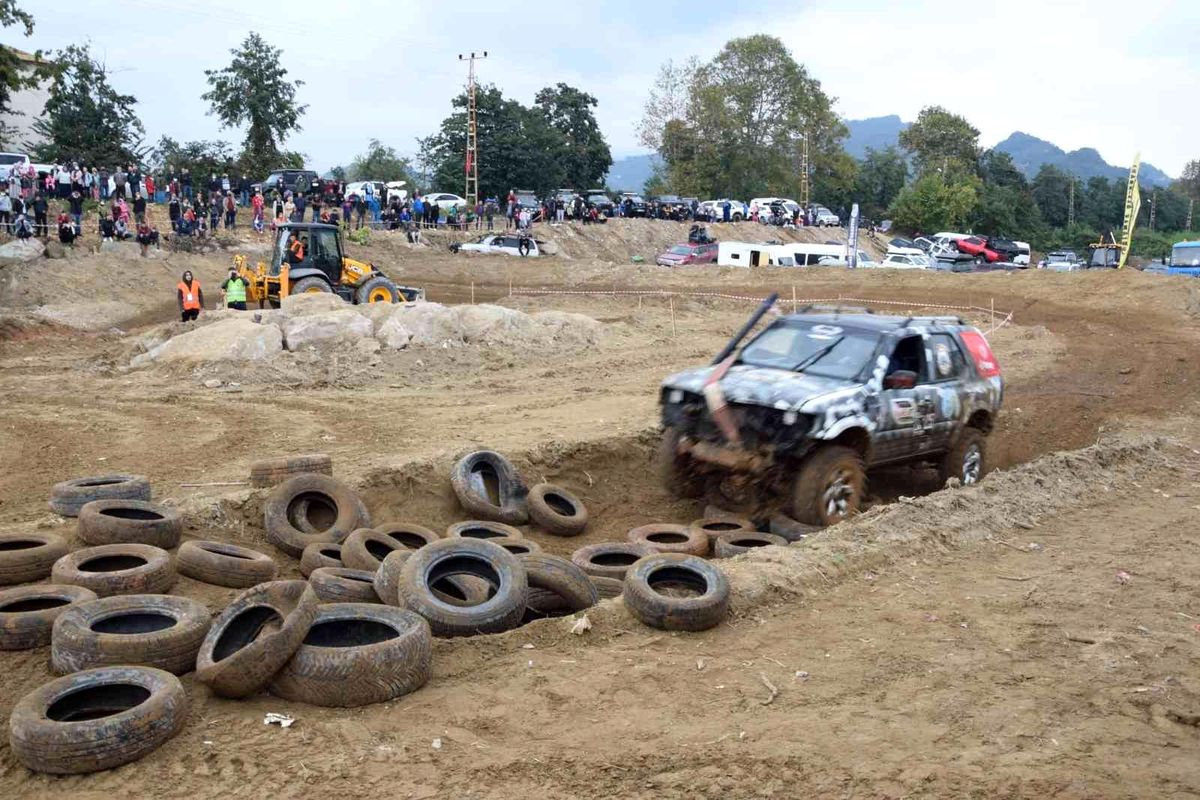 Espiye\'de düzenlenen off-road yarışı şehitlere atfedildi