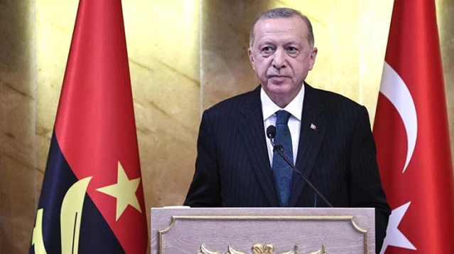 Cumhurbaşkanı Erdoğan'ın Angola Meclisi'nde okuduğu şiir, milletvekillerine duygu dolu anlar yaşattı
