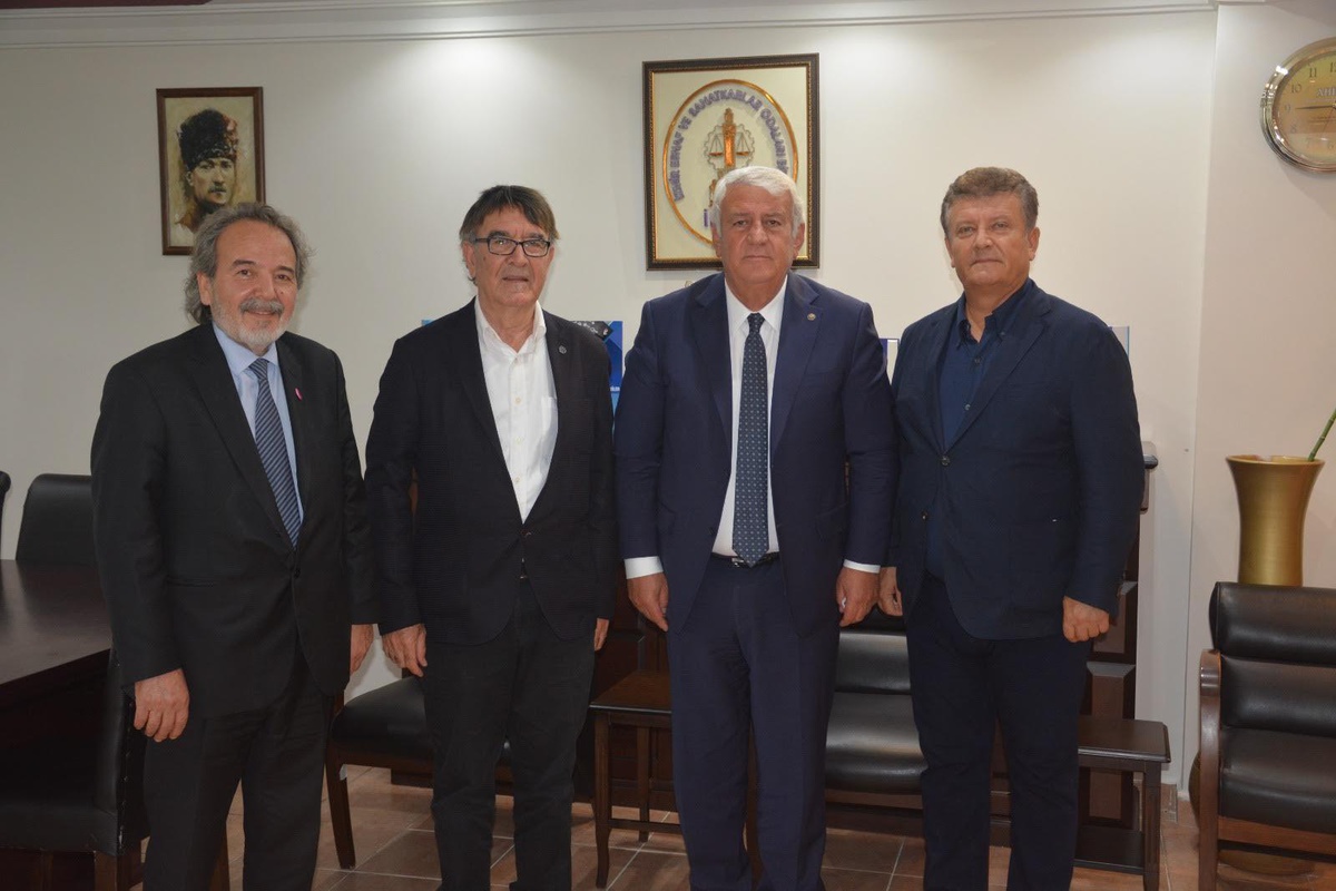 İzmir en renkli fuarına hazırlanıyor
