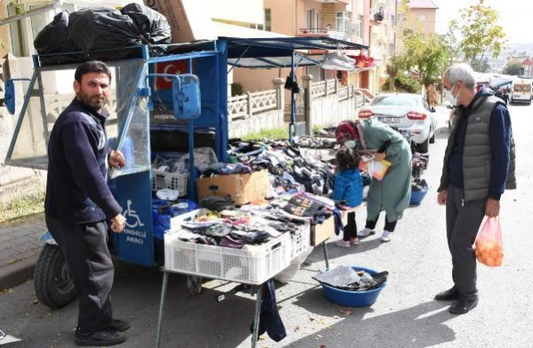 HALTER REKORTMENİ BEDENSEL ENGELLİ MEHMET, PAZARDA ÇORAP SATIYOR