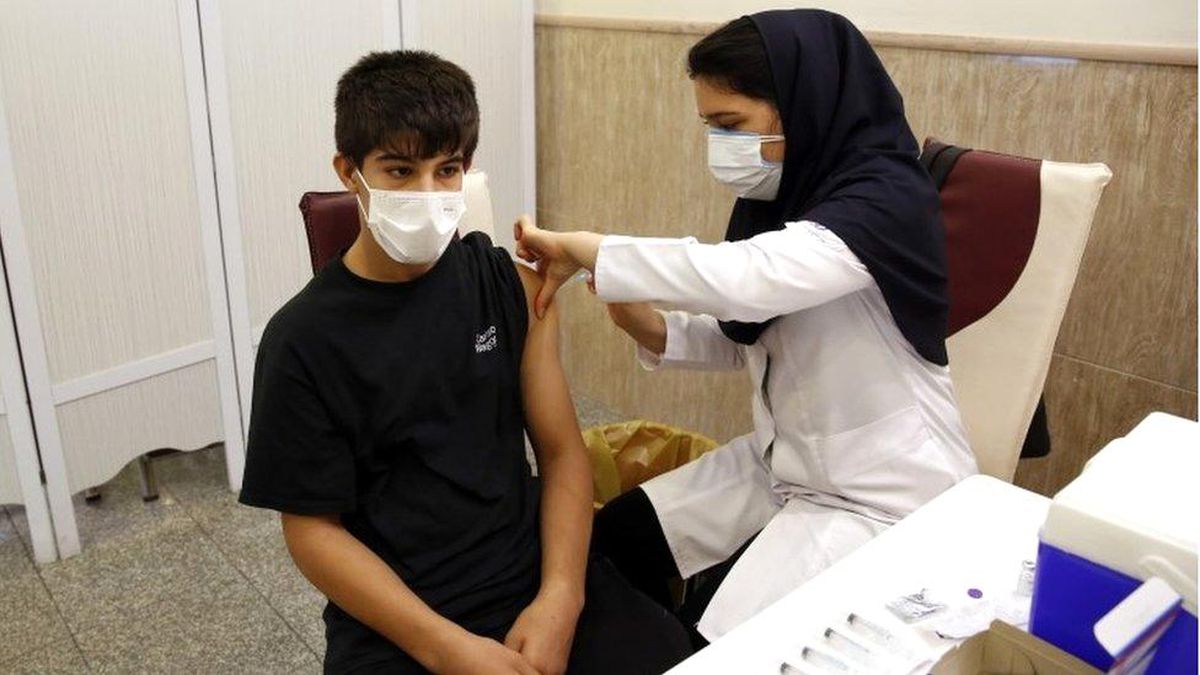 İran\'ın Covid yetimleri: 50 binden fazla çocuk ebeveynlerini kaybetti