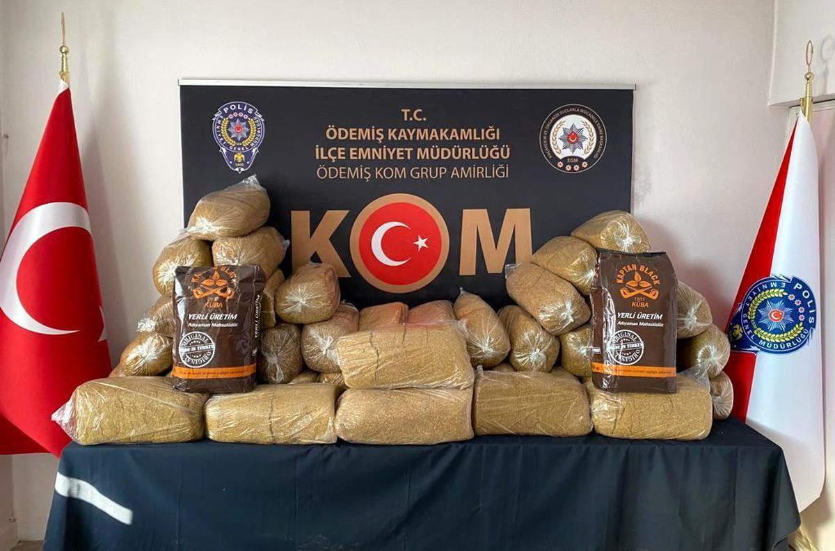 İzmir\'de 215 kilogram kaçak tütün ele geçirildi