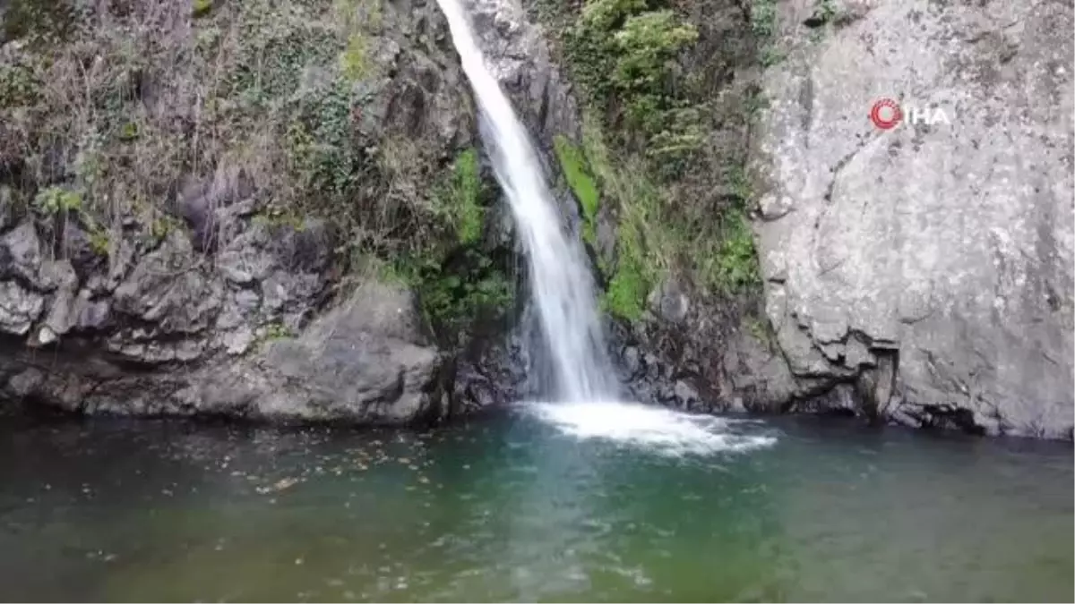 Kadıncık Şelalesi\'nde sonbahar güzelliği