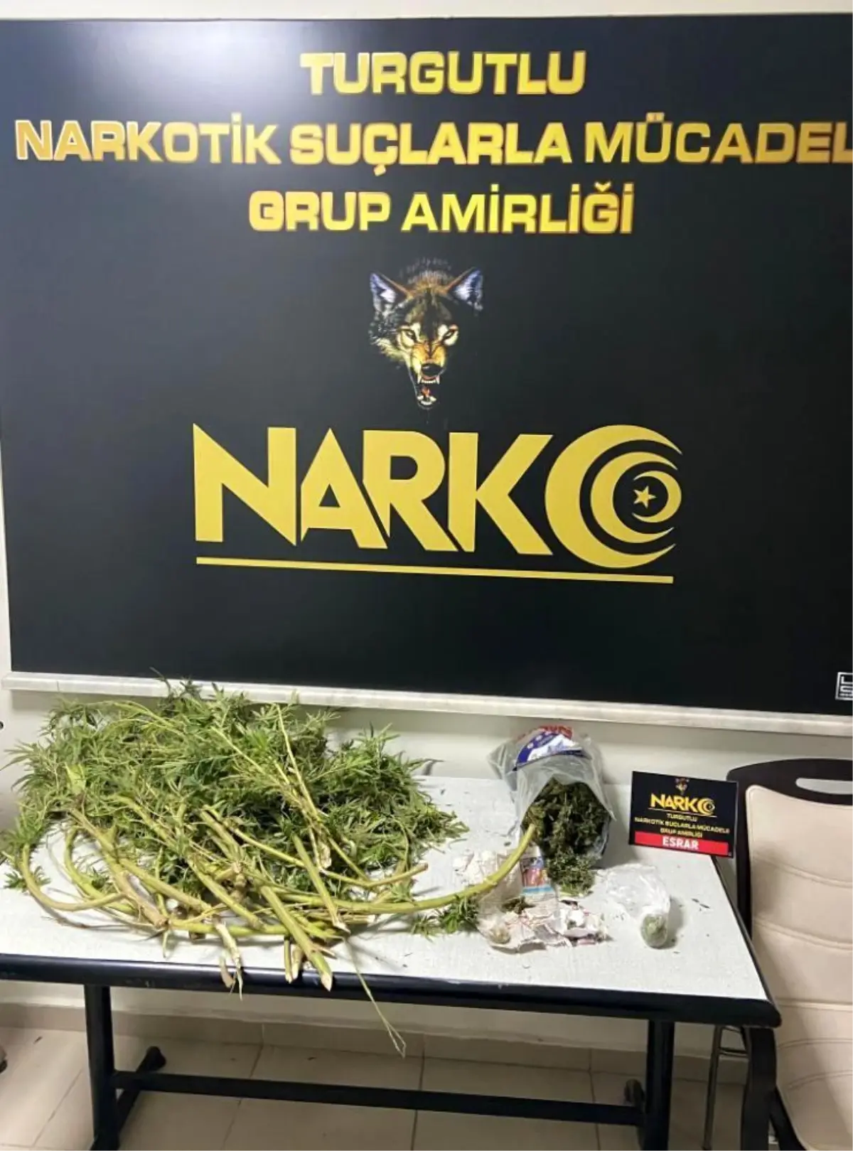 Manisa\'da 521,5 gram esrar ele geçirildi