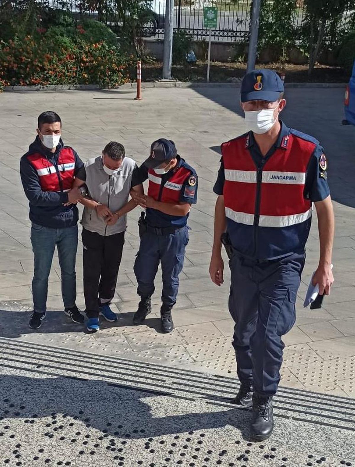 Muğla\'da hakkında 45 yıl kesinleşmiş hapis cezası bulunan hükümlü yakalandı