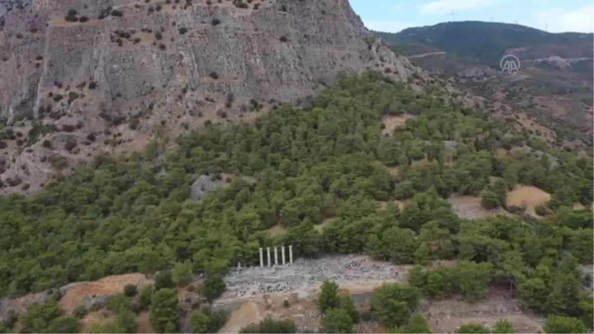 Priene Antik Kenti\'nde yapılan ilk kiliseye ulaşıldı