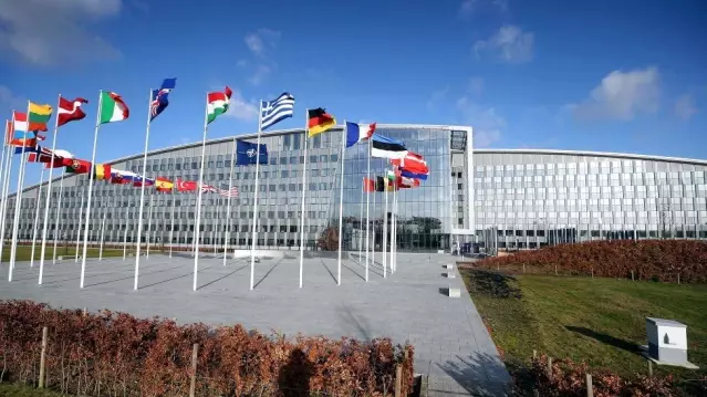 Rusya NATO temsilciliğini Kasım'dan itibaren askıya alacağını açıkladı