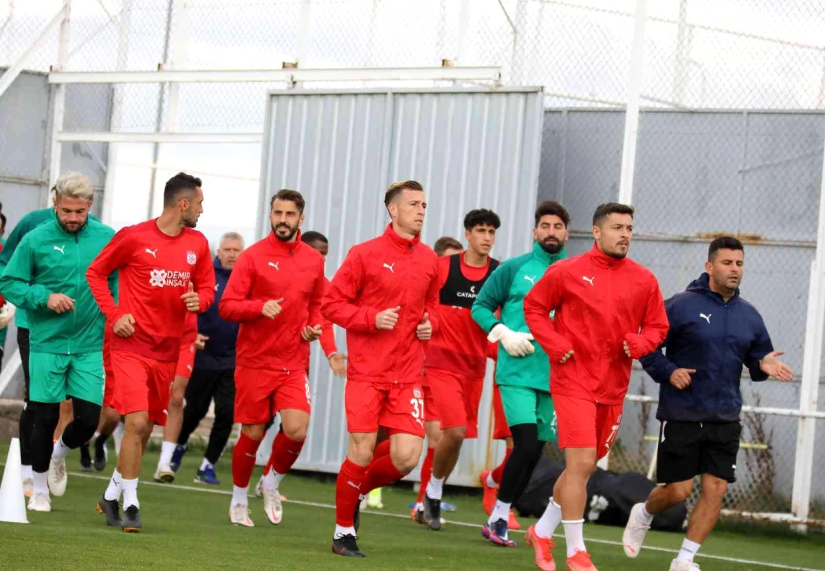 Sivasspor, Adana maçı hazırlıklarına başladı