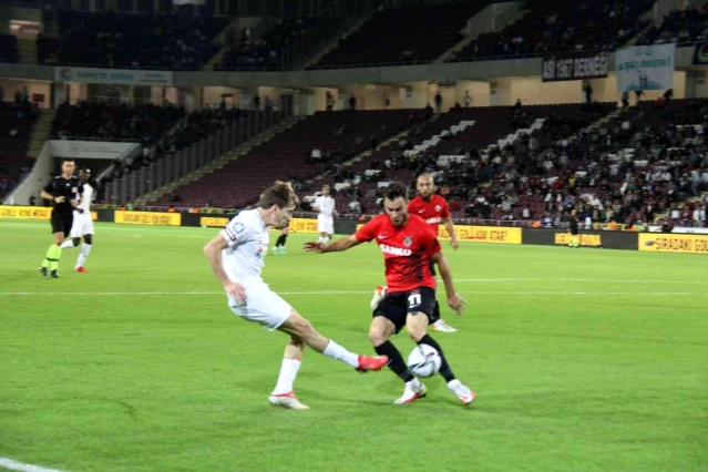 Süper Lig: A. Hatayspor: 0 Gaziantep FK: 0 (İlk yarı)